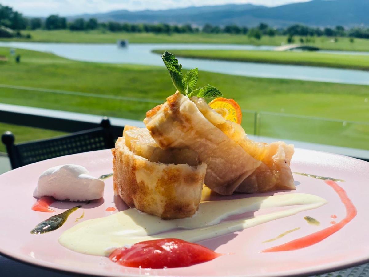 Theodora Golf Club Hotel Алба Юлия Екстериор снимка