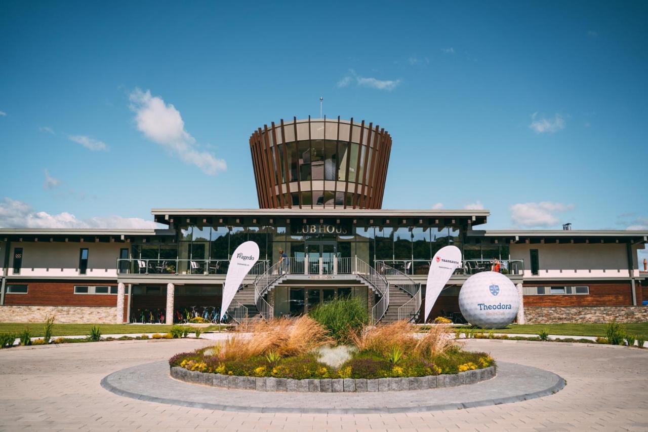 Theodora Golf Club Hotel Алба Юлия Екстериор снимка