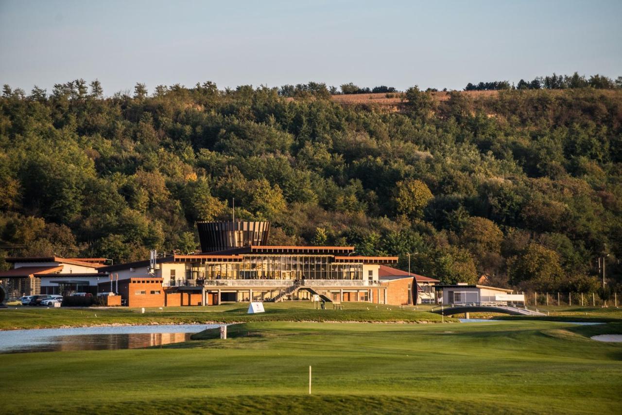 Theodora Golf Club Hotel Алба Юлия Екстериор снимка