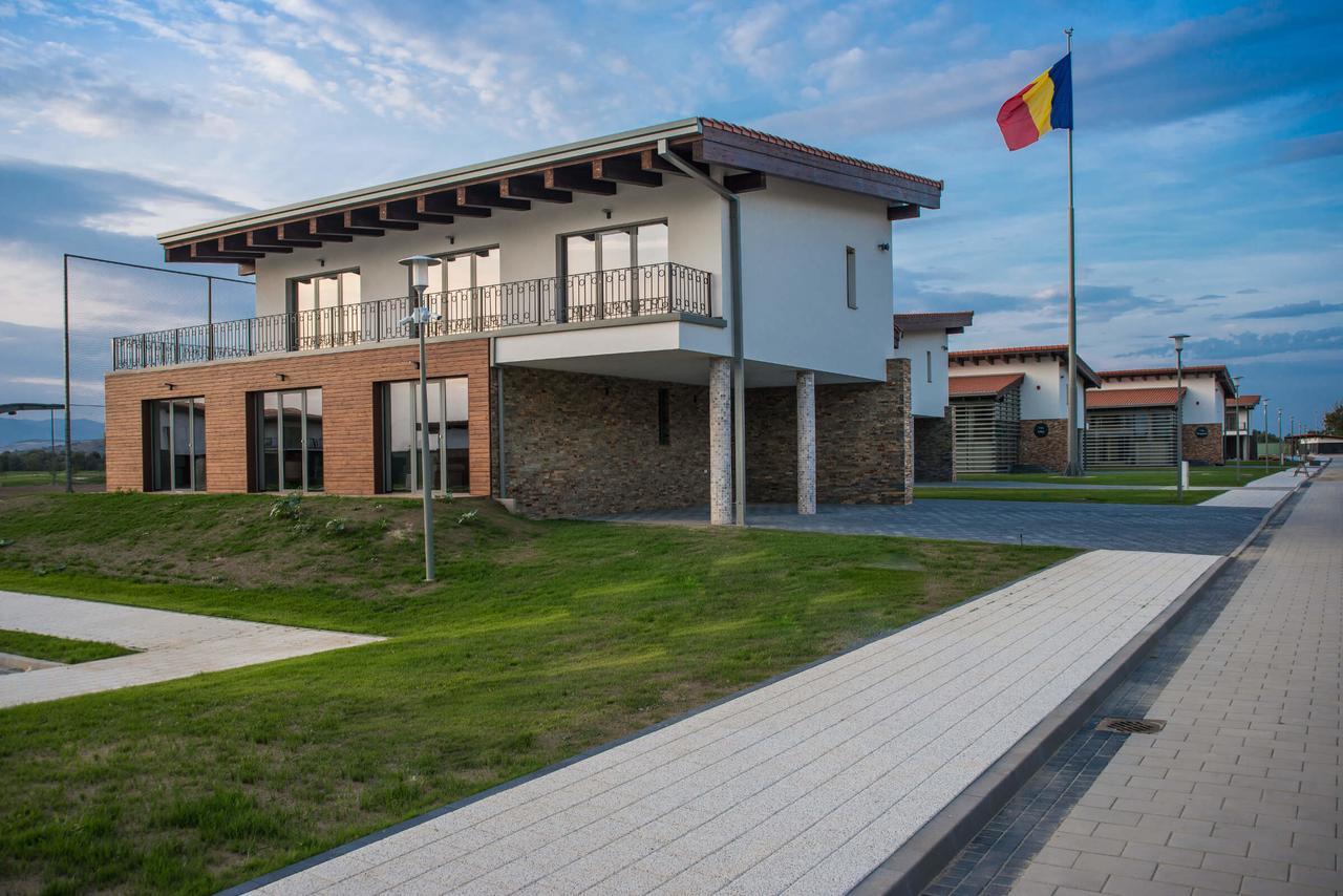 Theodora Golf Club Hotel Алба Юлия Екстериор снимка