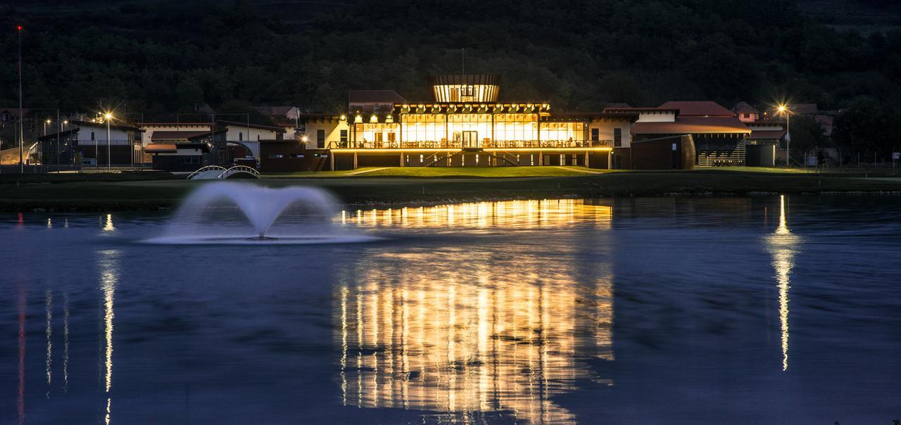 Theodora Golf Club Hotel Алба Юлия Екстериор снимка