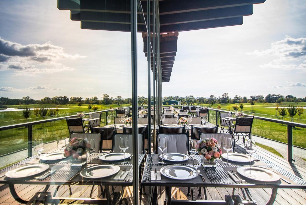 Theodora Golf Club Hotel Алба Юлия Екстериор снимка